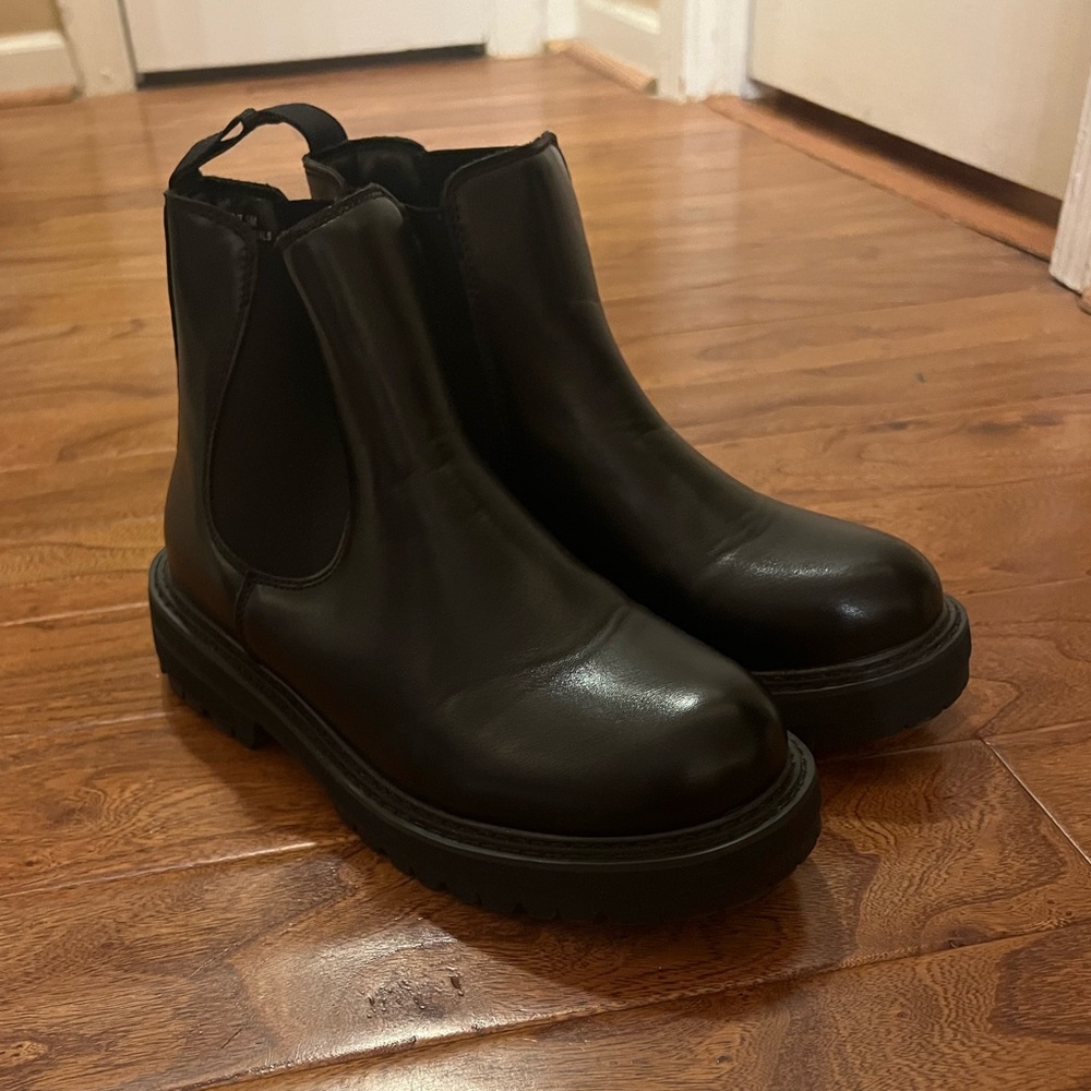 Black Chelsea Boots